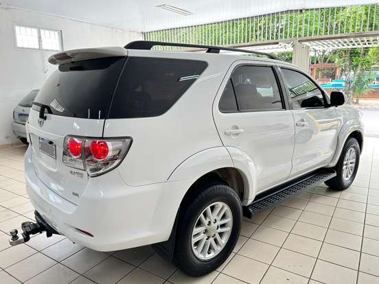 TOYOTA-HILUX SW4-2.7 SR 4X2 16V FLEX 4P AUTOMÁTICO TOYOTA-HILUX SW4-2014