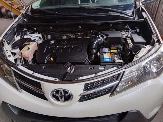 TOYOTA-RAV4-2015