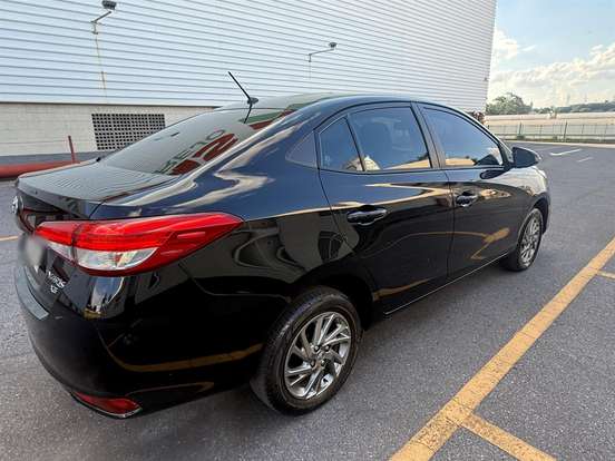 TOYOTA-YARIS-2024