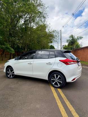 TOYOTA-YARIS-2021