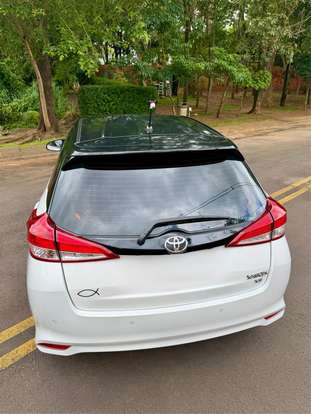 TOYOTA-YARIS-2021