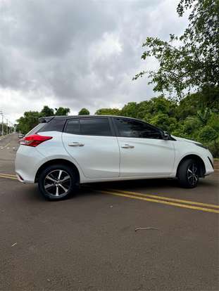 TOYOTA-YARIS-2021