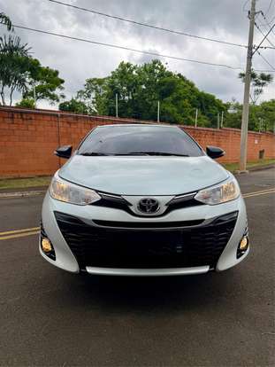 TOYOTA-YARIS-2021