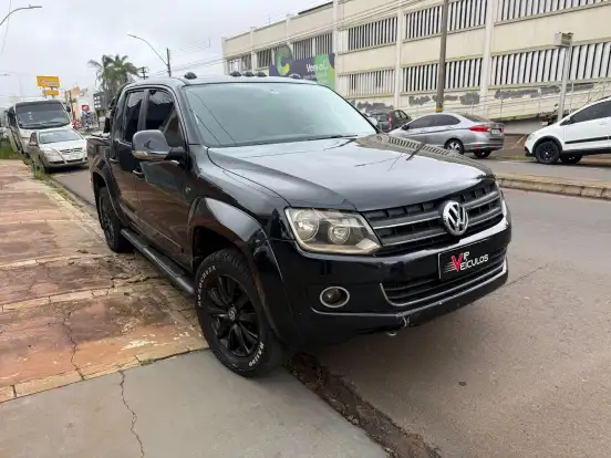 VOLKSWAGEN-AMAROK-2012