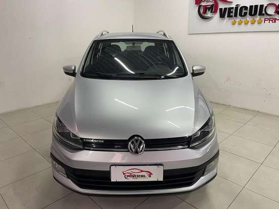 VOLKSWAGEN-CROSSFOX-2015