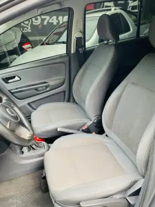 VOLKSWAGEN-FOX-2010