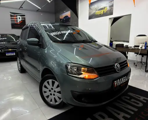 VOLKSWAGEN-FOX-2011