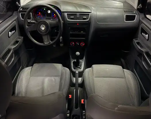 VOLKSWAGEN-FOX-2011