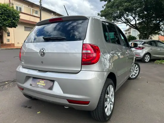 VOLKSWAGEN-FOX-1.0 MI TREND 8V FLEX 4P MANUAL VOLKSWAGEN-FOX-2012