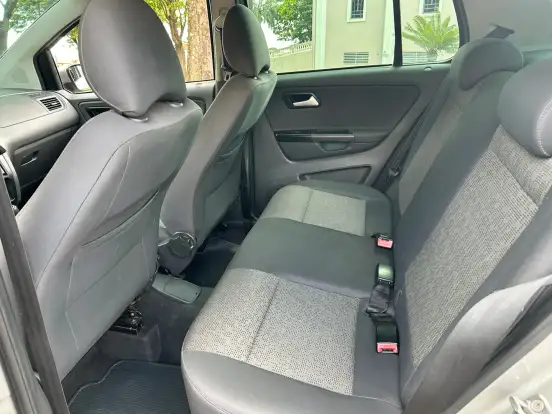 VOLKSWAGEN-FOX-2012