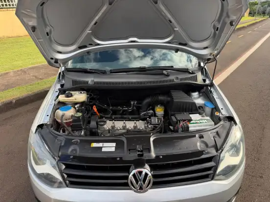 VOLKSWAGEN-FOX-2012