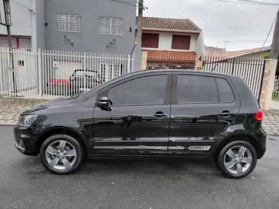 VOLKSWAGEN-FOX-2021