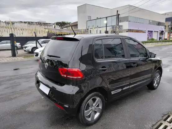 VOLKSWAGEN-FOX-2021