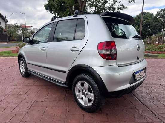 VOLKSWAGEN-FOX-2009