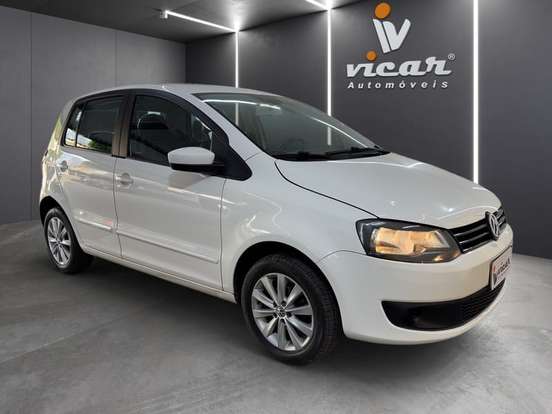 VOLKSWAGEN-FOX-2012