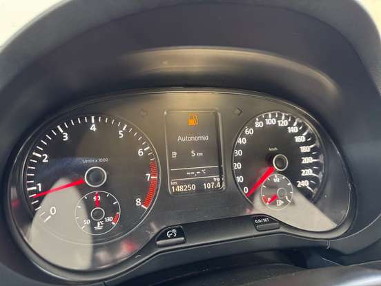 VOLKSWAGEN-FOX-2012