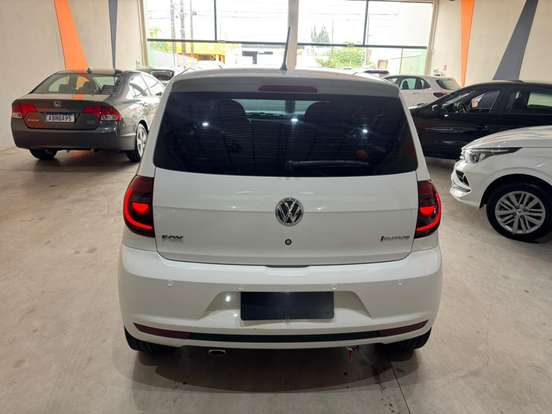 VOLKSWAGEN-FOX-2012