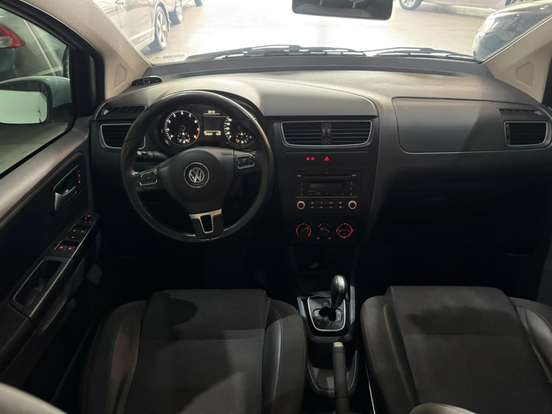 VOLKSWAGEN-FOX-2012
