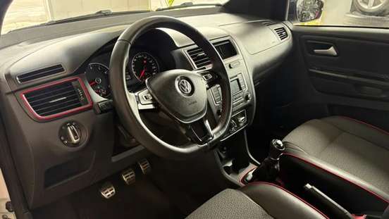 VOLKSWAGEN-FOX-1.6 MI ROCK IN RIO 8V FLEX 4P MANUAL VOLKSWAGEN-FOX-2015
