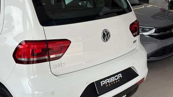 VOLKSWAGEN-FOX-2015