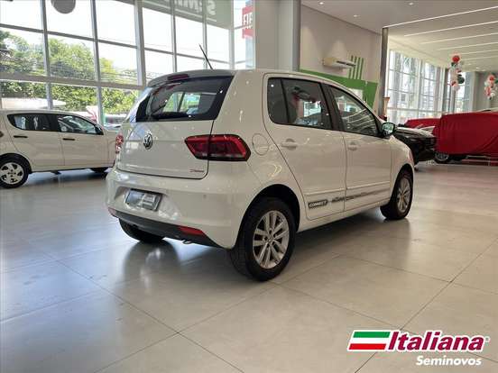 VOLKSWAGEN-FOX-2019