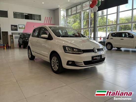 VOLKSWAGEN-FOX-2019