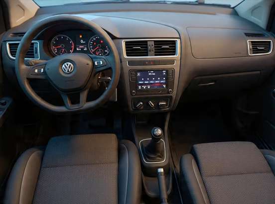 VOLKSWAGEN-FOX-2019