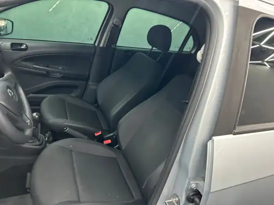 VOLKSWAGEN-GOL-2022