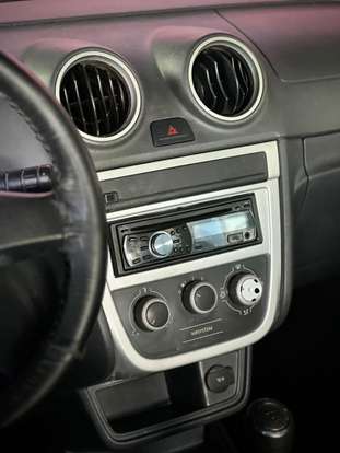 VOLKSWAGEN-GOL-2010