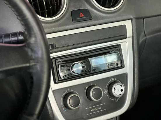 VOLKSWAGEN-GOL-1.0 MI 8V FLEX 4P MANUAL G.IV VOLKSWAGEN-GOL-2010