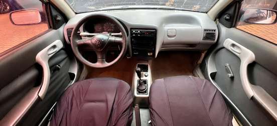 VOLKSWAGEN-GOL-2001