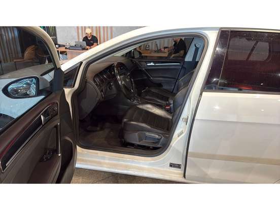 VOLKSWAGEN-GOLF-2013