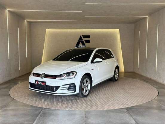 VOLKSWAGEN-GOLF-2015