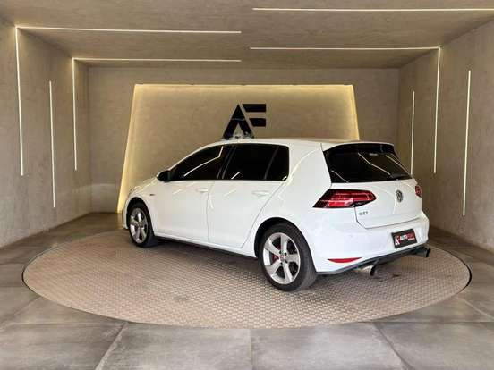 VOLKSWAGEN-GOLF-2.0 TSI GTI 16V TURBO GASOLINA 4P AUTOMÁTICO VOLKSWAGEN-GOLF-2015