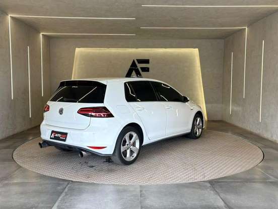 VOLKSWAGEN-GOLF-2.0 TSI GTI 16V TURBO GASOLINA 4P AUTOMÁTICO VOLKSWAGEN-GOLF-2015