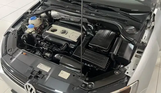 VOLKSWAGEN-JETTA-2012
