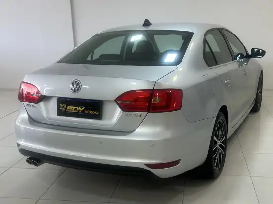 VOLKSWAGEN-JETTA-2.0 TSI HIGHLINE 200CV GASOLINA 4P TIPTRONIC VOLKSWAGEN-JETTA-2012
