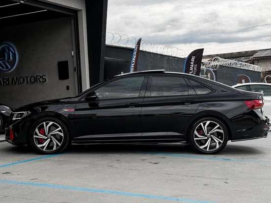 VOLKSWAGEN-JETTA-2023