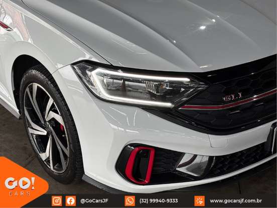 VOLKSWAGEN-JETTA-2024