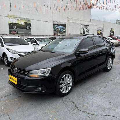 VOLKSWAGEN-JETTA-2012