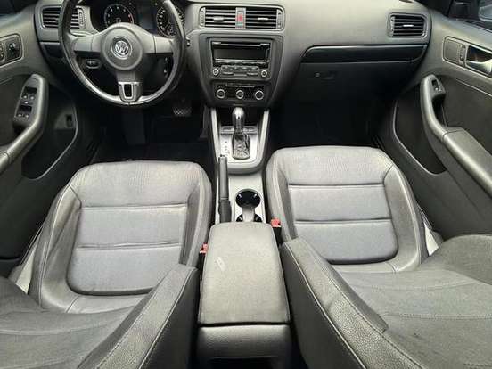 VOLKSWAGEN-JETTA-2.0 COMFORTLINE FLEX 4P TIPTRONIC VOLKSWAGEN-JETTA-2012
