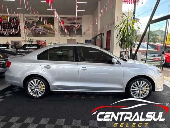 VOLKSWAGEN-JETTA-2014