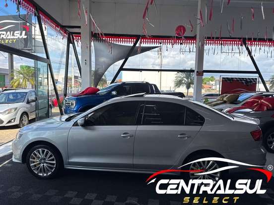 VOLKSWAGEN-JETTA-2014