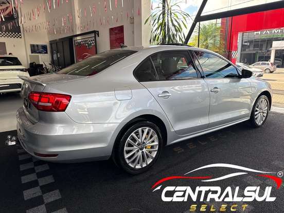 VOLKSWAGEN-JETTA-2014