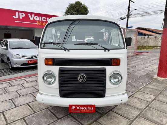 VOLKSWAGEN-KOMBI-2011