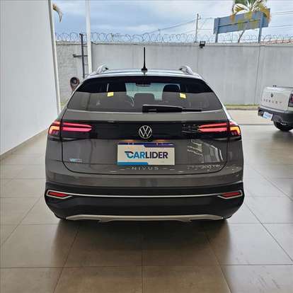 VOLKSWAGEN-NIVUS-1.0 200 TSI TOTAL FLEX HIGHLINE AUTOMÁTICO VOLKSWAGEN-NIVUS-2023