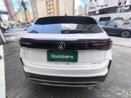 VOLKSWAGEN-NIVUS-1.0 200 TSI TOTAL FLEX HIGHLINE AUTOMÁTICO VOLKSWAGEN-NIVUS-2025
