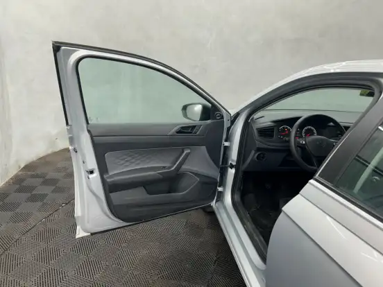 VOLKSWAGEN-POLO-2024
