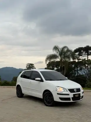 VOLKSWAGEN-POLO-2012