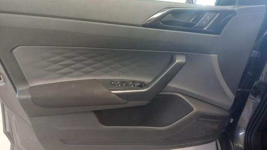 VOLKSWAGEN-POLO-2024